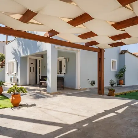 Elysium Villa, Refined Close To Sandy Shore