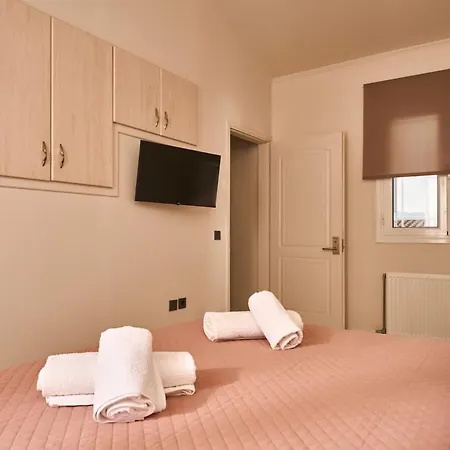 Elysium Villa, Refined Close To Sandy Shore *