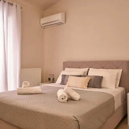Elysium Villa, Refined Close To Sandy Shore 자킨토스 타운
