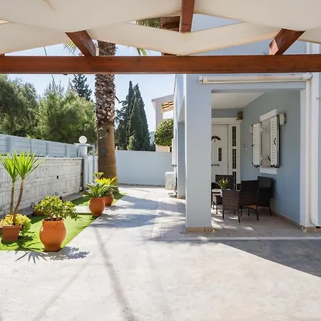 빌라 Elysium Villa, Refined Close To Sandy Shore *