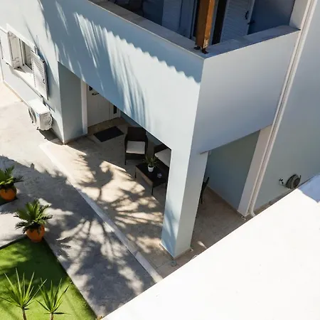Elysium Villa, Refined Close To Sandy Shore *
