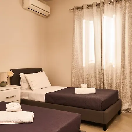 Elysium Villa, Refined Close To Sandy Shore Villa *
